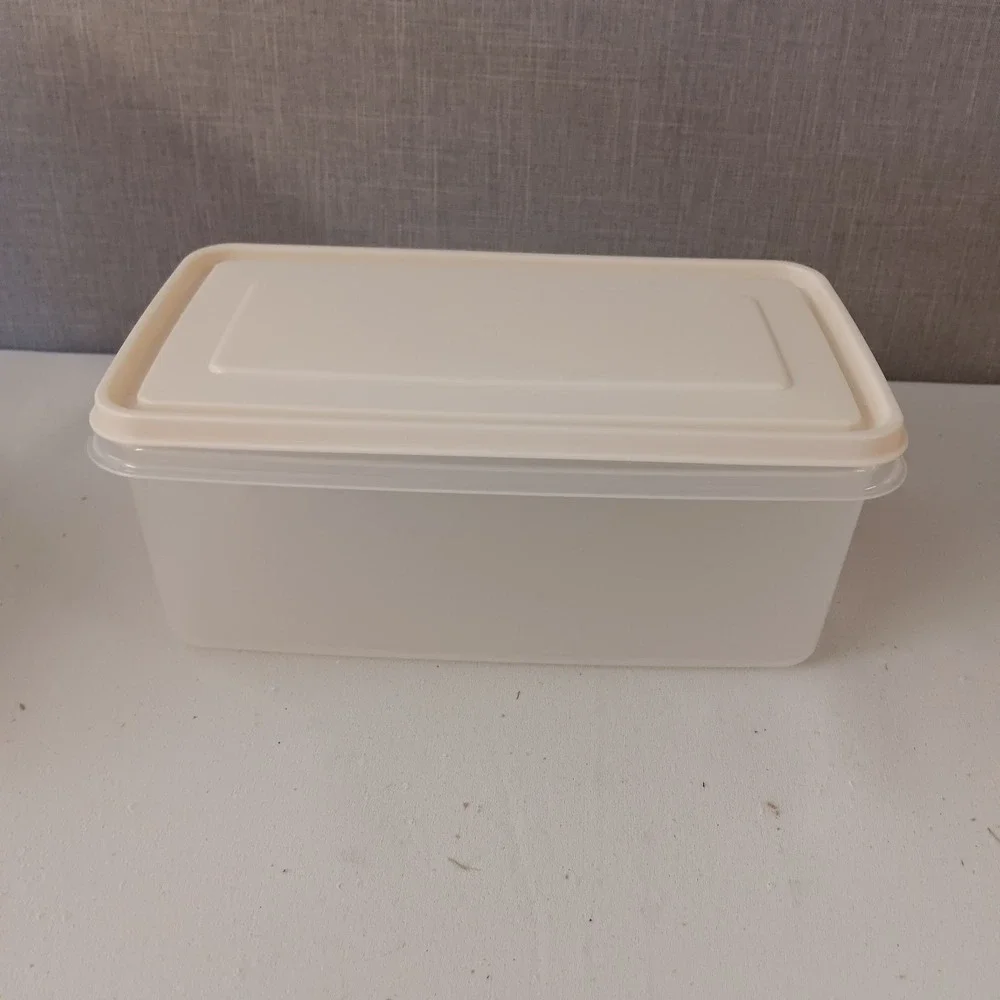 Rubbermaid Servin Saver #12 60 Oz Rectangular Container + Lid Almond Vintage USA